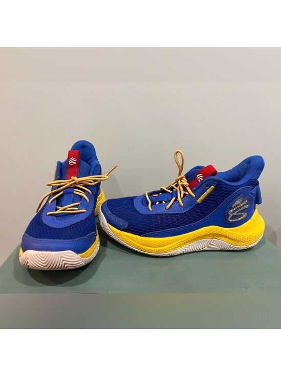 Under Armour Other - Under Armour Youth 4.5 Curry 3Z7 Basketball Shoes